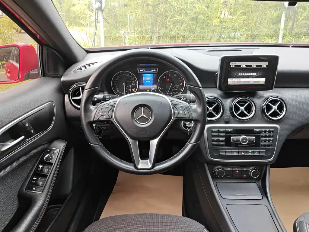 Mercedes-Benz A-Class 2013 — фото 15