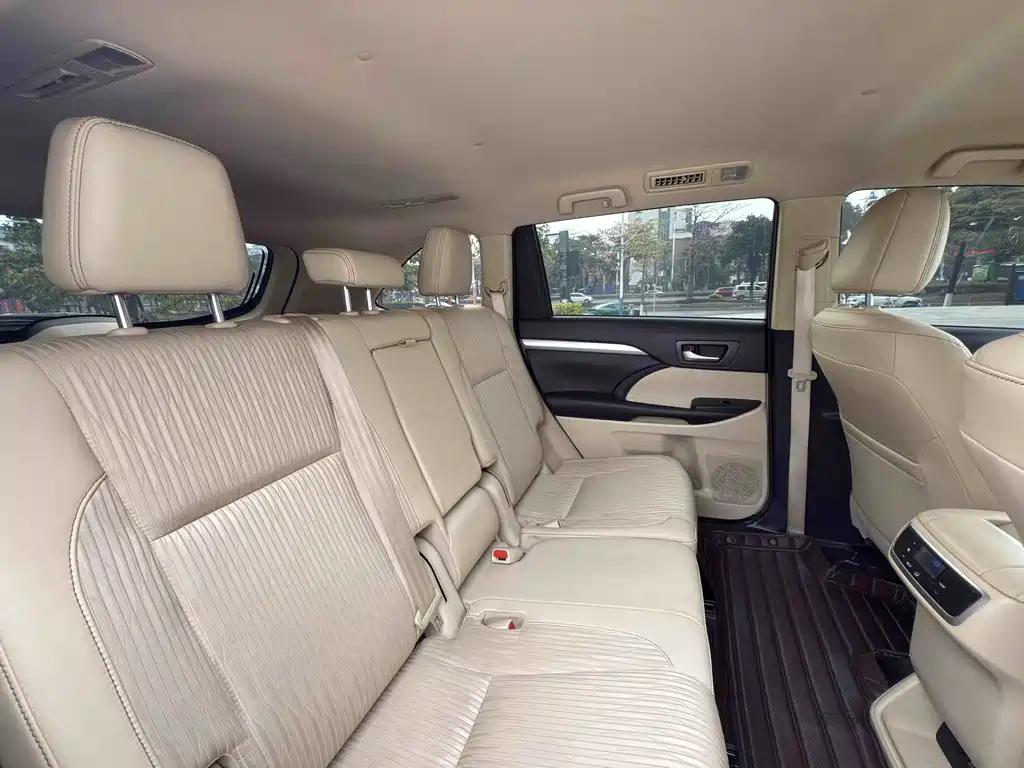 Toyota Highlander 2018 — фото 15