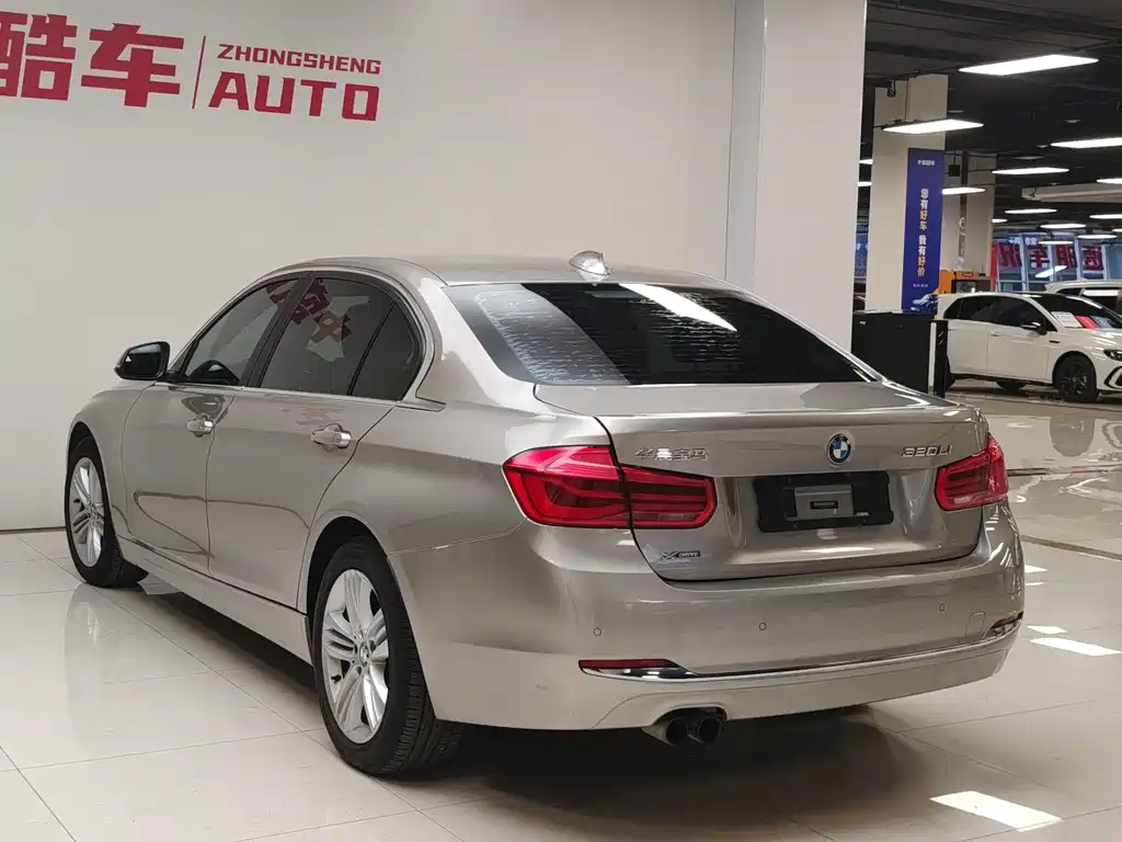 BMW 3 Series 2017 — фото 14