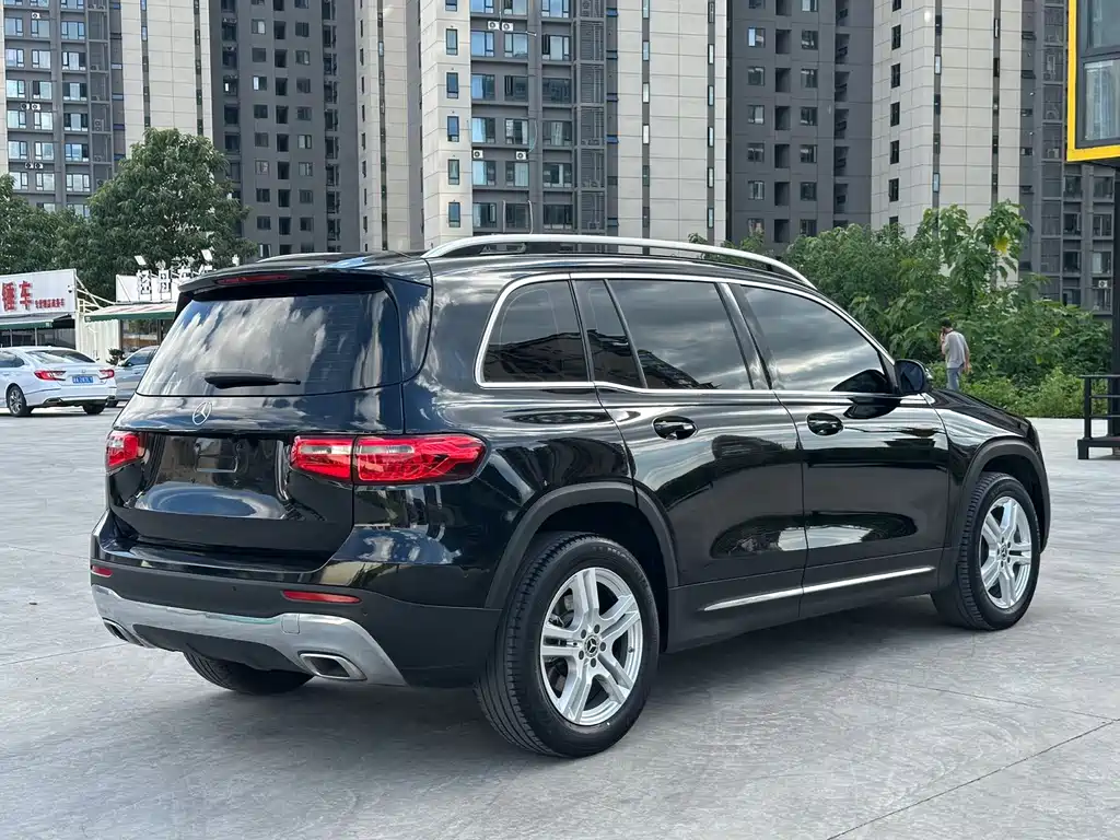 Mercedes-Benz GLB 2021