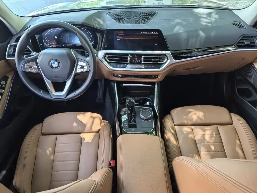 BMW 3 Series 2019 — фото 14