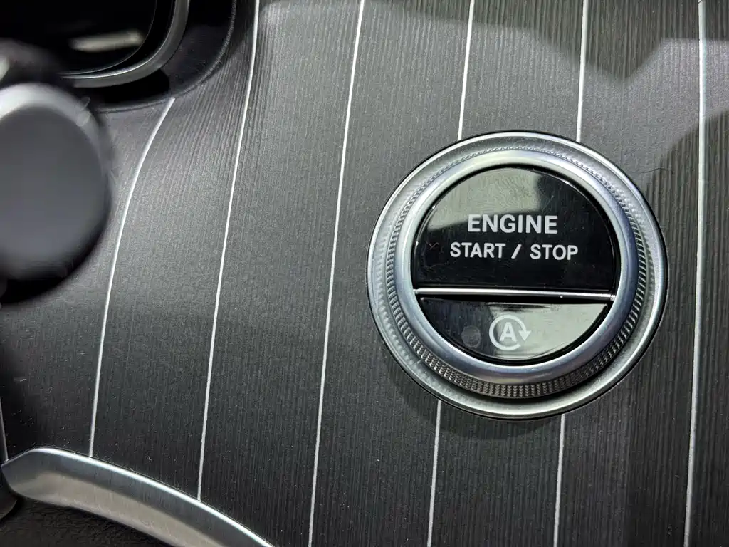Mercedes-Benz C-Class 2023 — фото 11