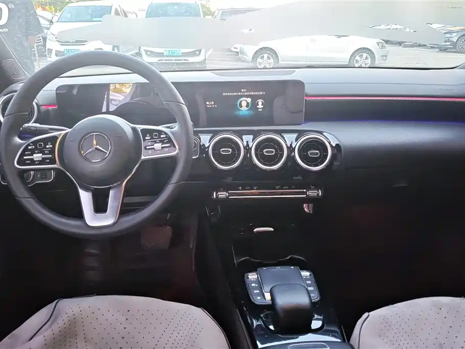 Mercedes-Benz A-Class 2023 — фото 12