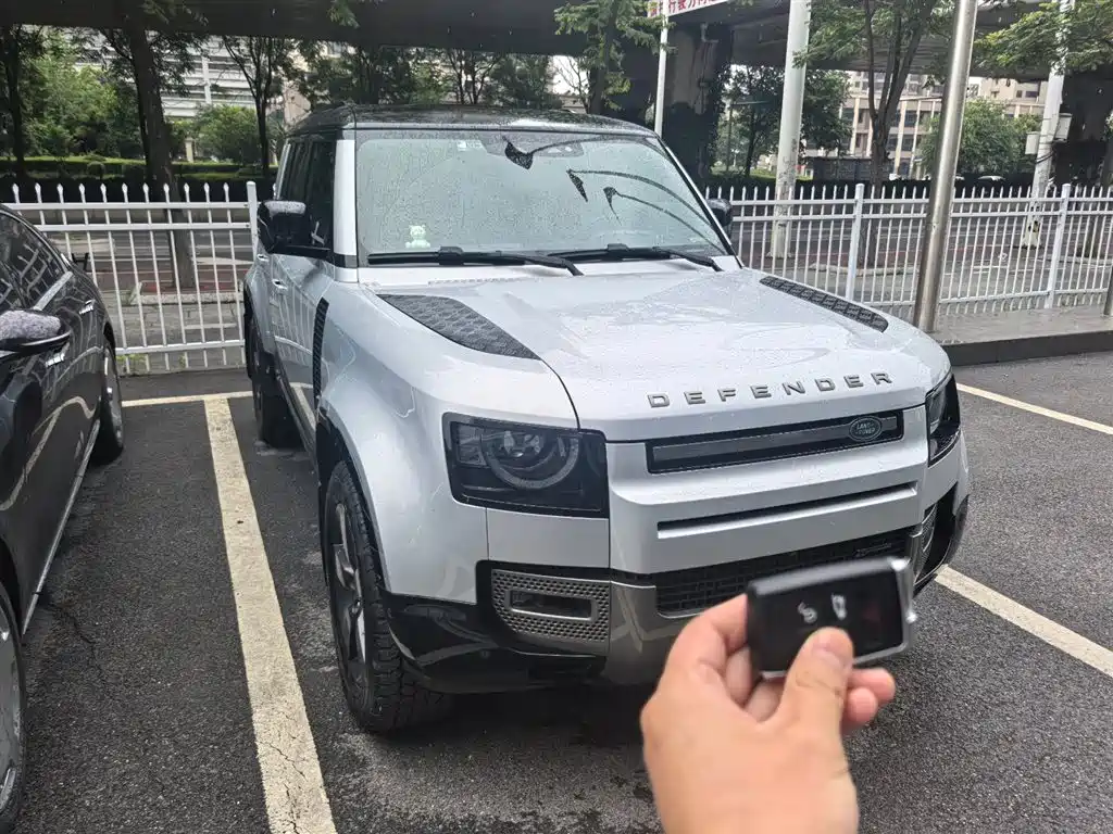 Land Rover Defender 2021 — фото 4