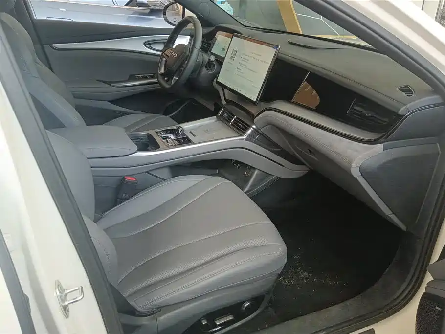 BYD Seal 07 DM-i 2025 — фото 8