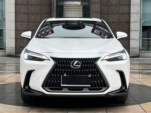 Lexus NX 2023