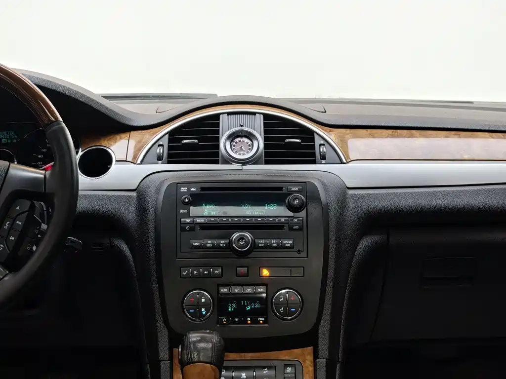 Buick Enclave 2012 — фото 28