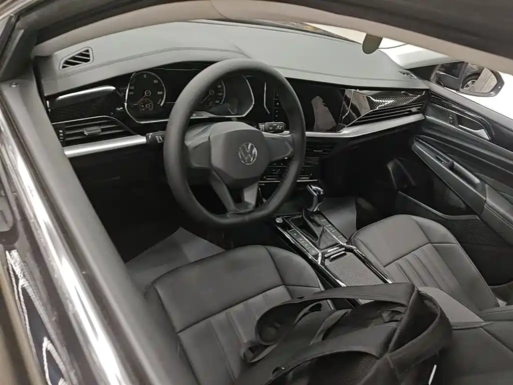 Volkswagen Passat PHEV 2022 — фото 10