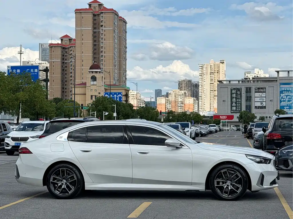 BMW 5 Series 2024