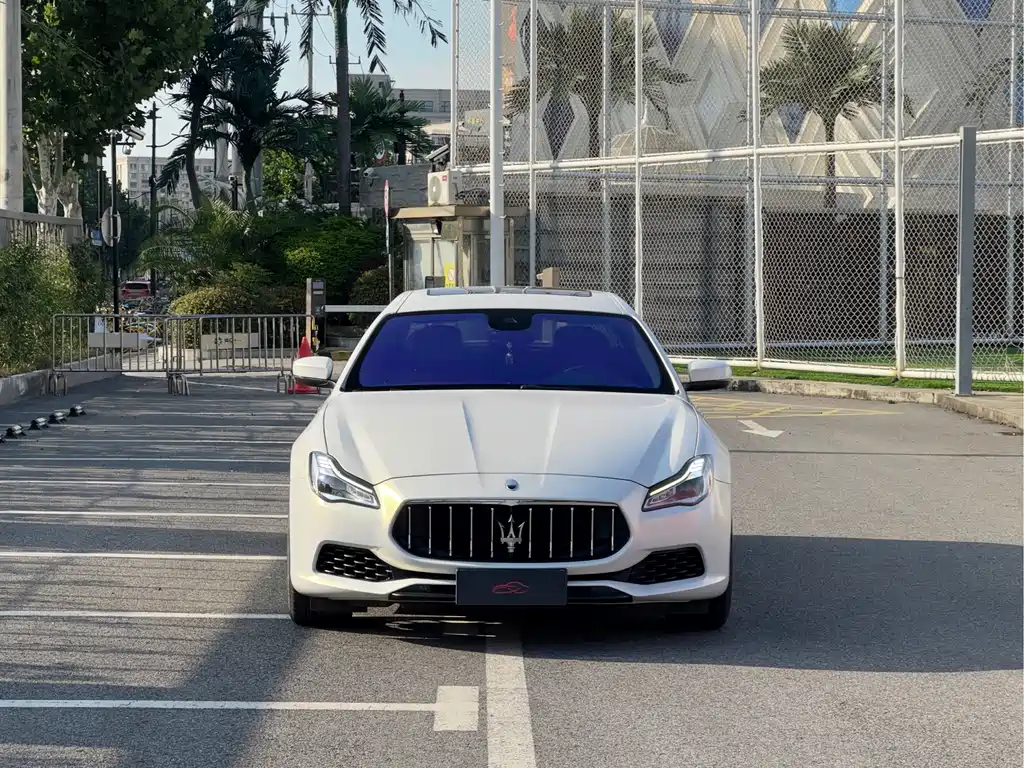 Maserati Quattroporte 2017 — фото 2