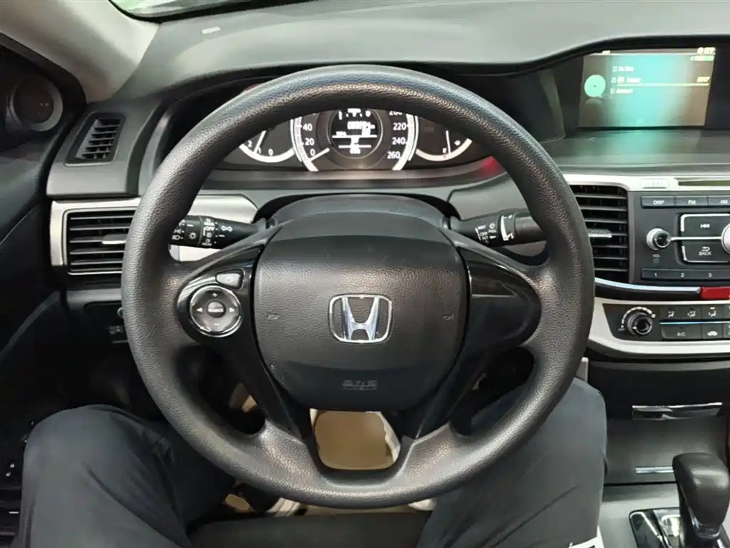 Honda Accord 2014 — фото 11
