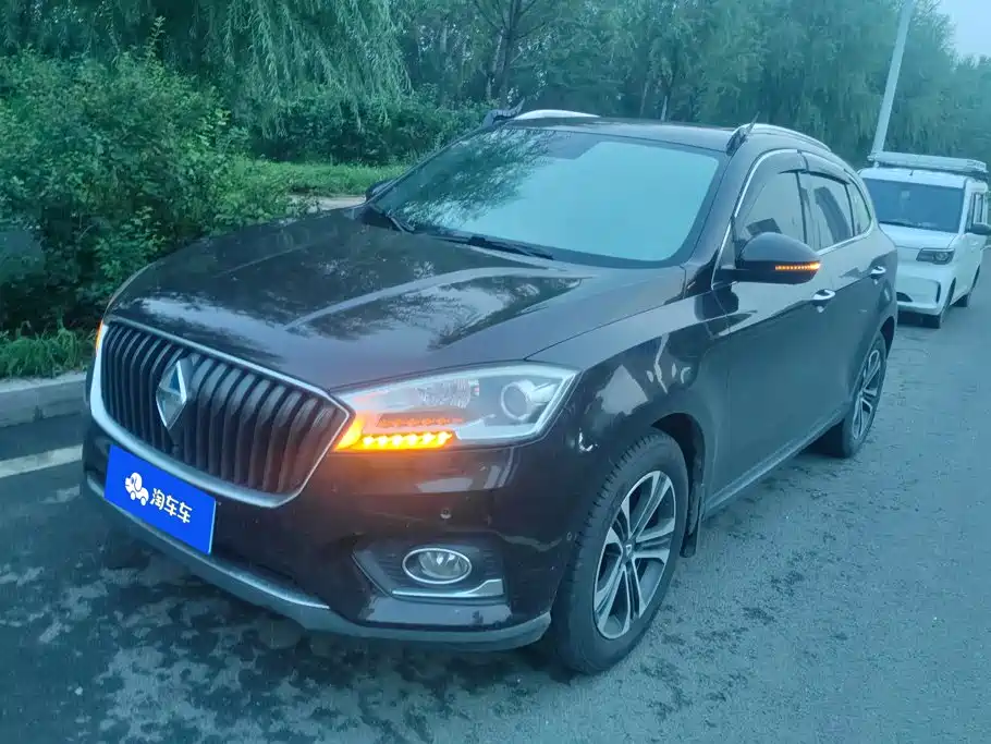 Borgward BX7 2018 — фото 1