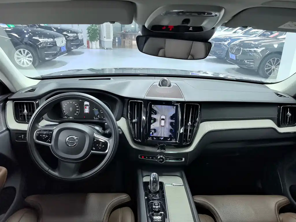 Volvo XC60 PHEV 2019 — фото 7
