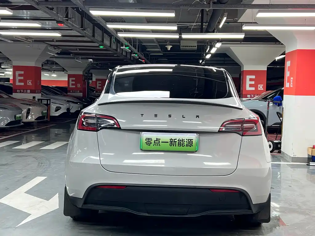 Tesla Model Y 2022 — фото 14