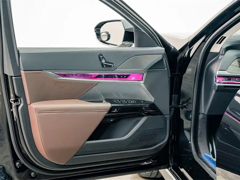 BMW 7 Series 2024 — фото 16