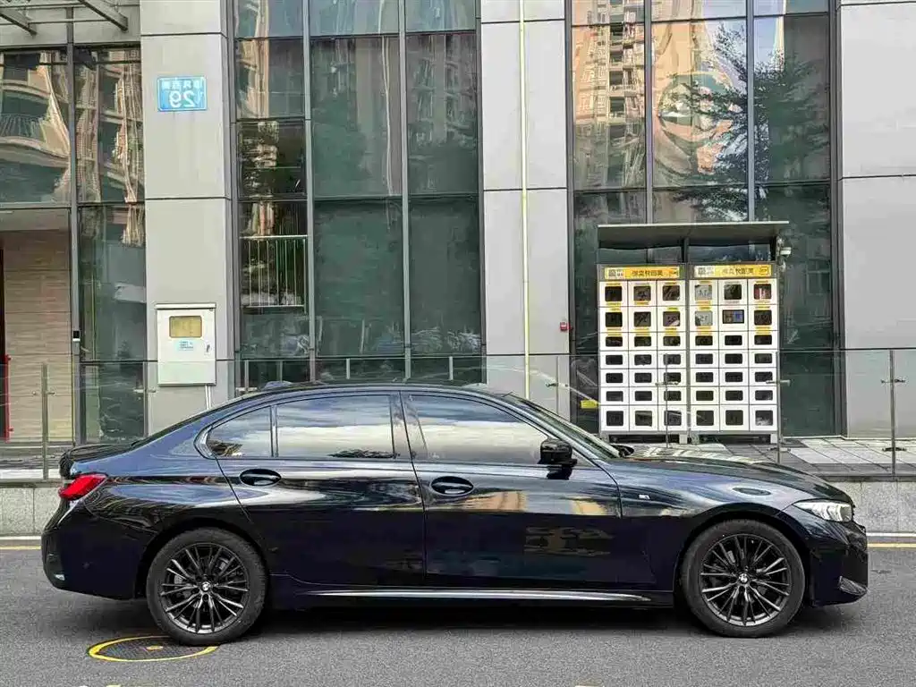 BMW 3 Series 2023 — фото 4