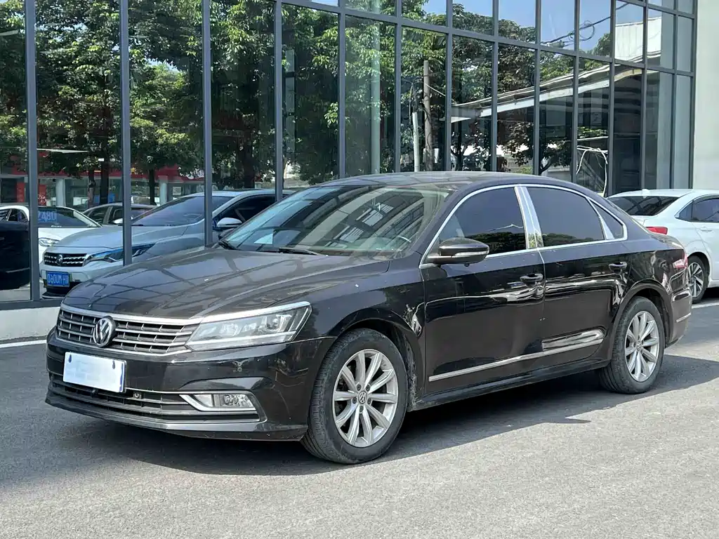 Volkswagen Passat 2019 — фото 1