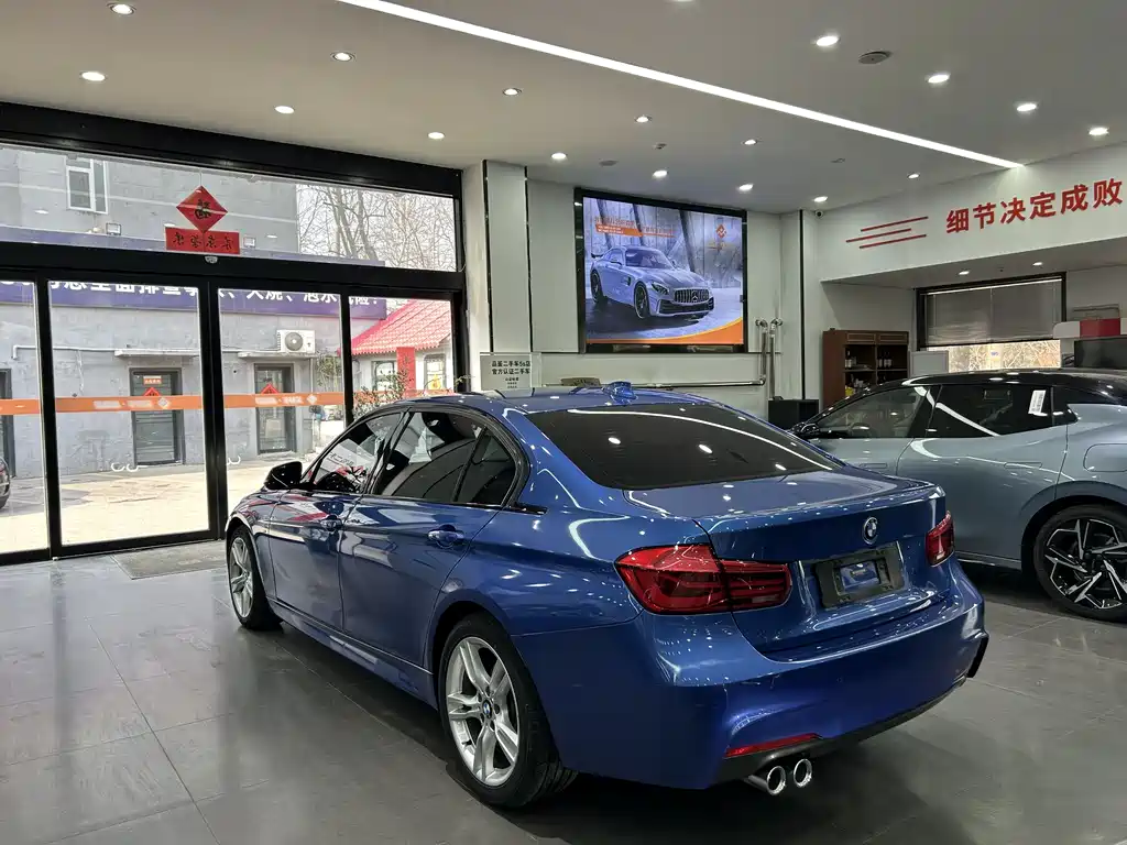 BMW 3 Series 2018 — фото 9