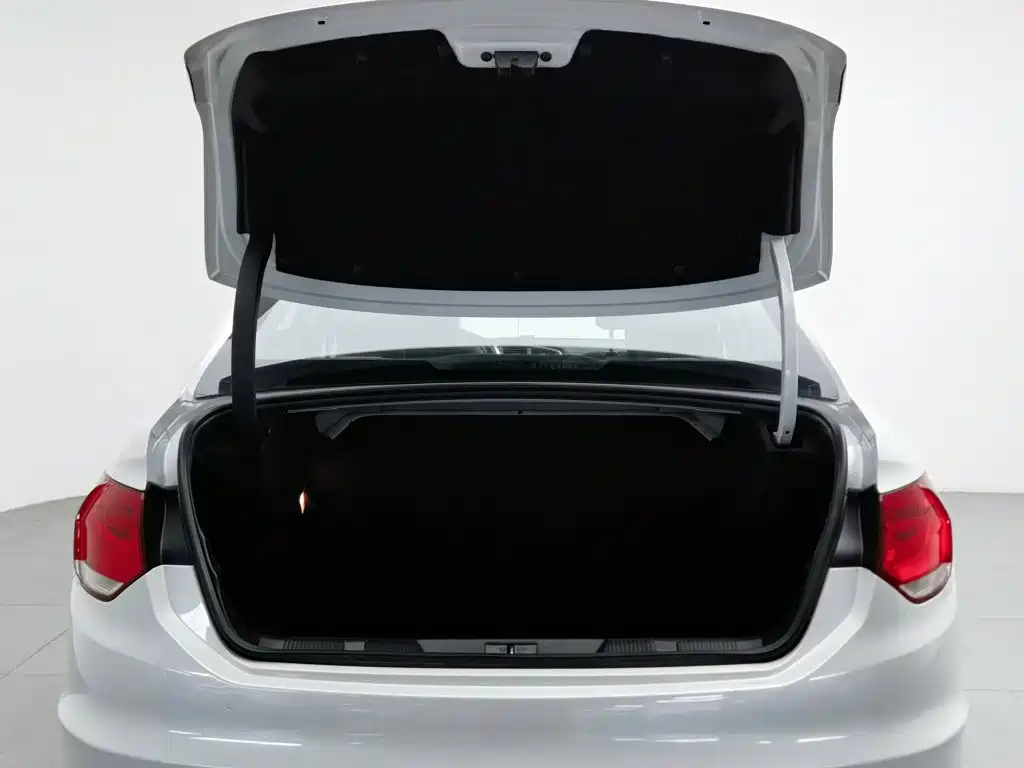 Citroën C4L 2016 — фото 16