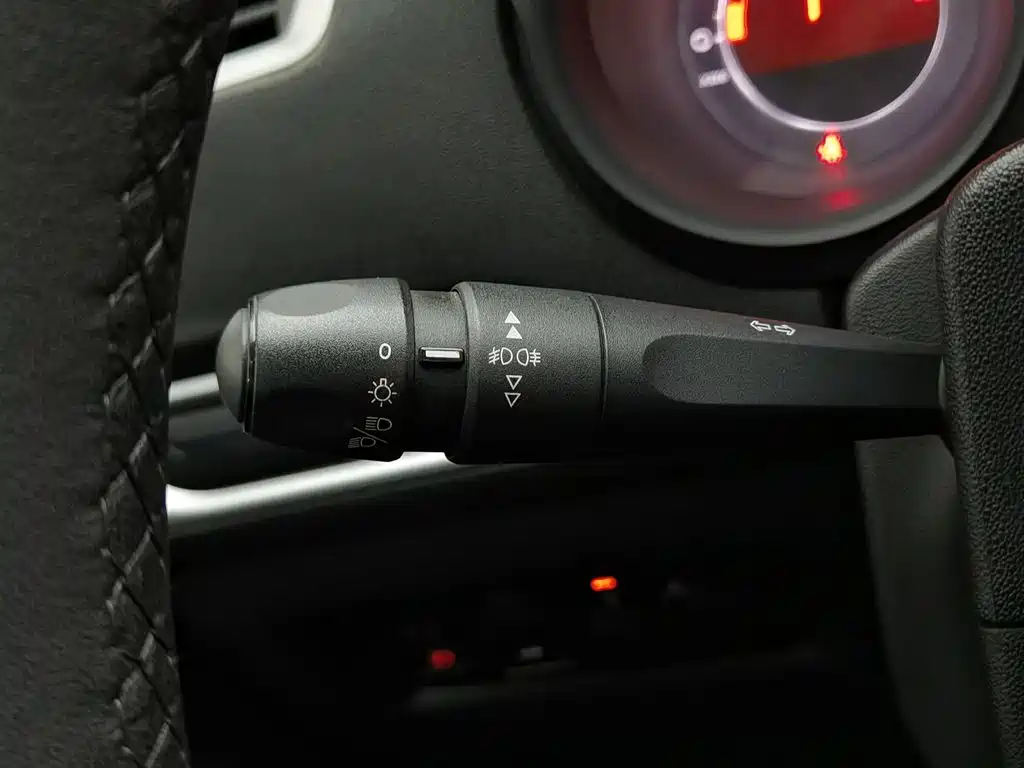 Citroën C4L 2016 — фото 21
