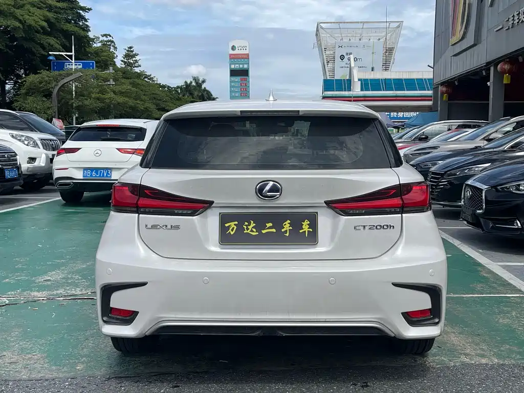 Lexus CT 2018 — фото 4