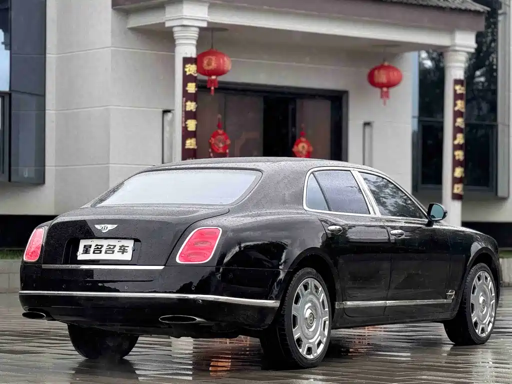 Bentley Mulsanne 2015 — фото 18