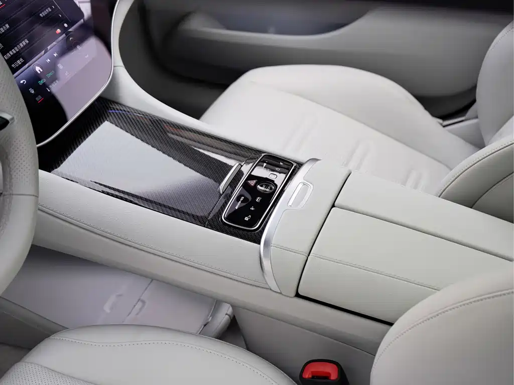 Mercedes-Benz EQE AMG 2025 — фото 18