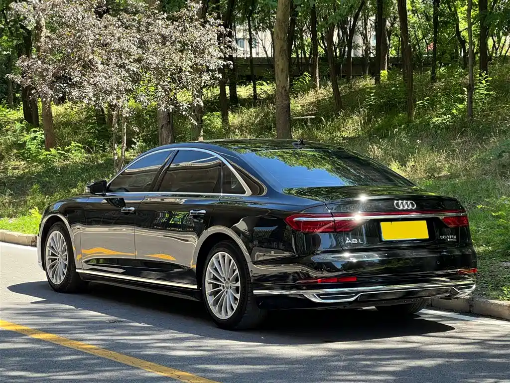 Audi A8 2020 — фото 3