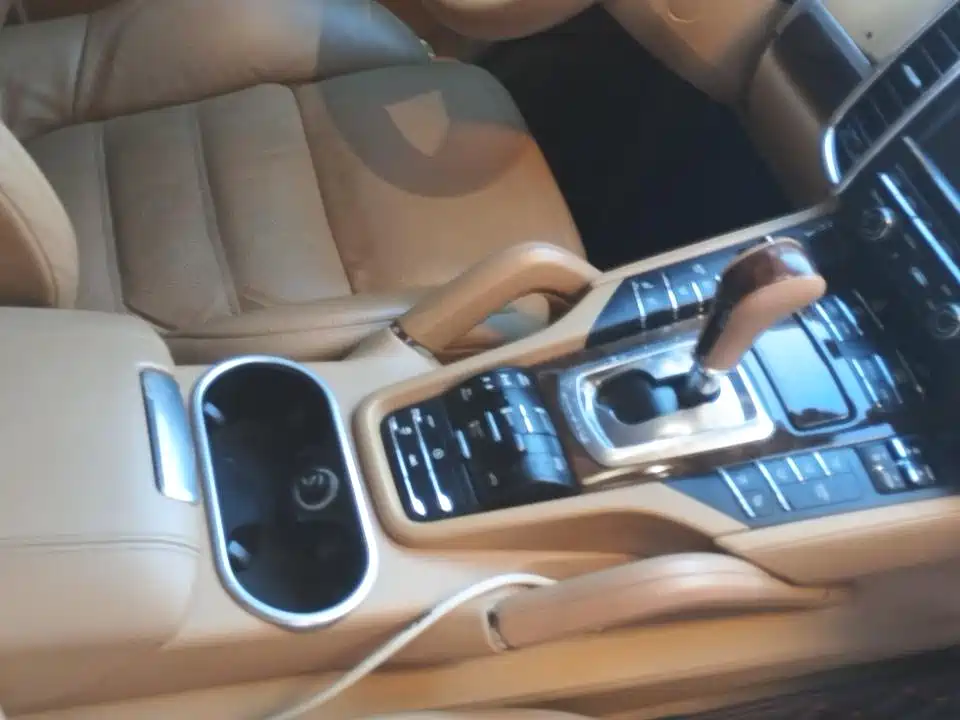 Porsche Cayenne 2015 — фото 14