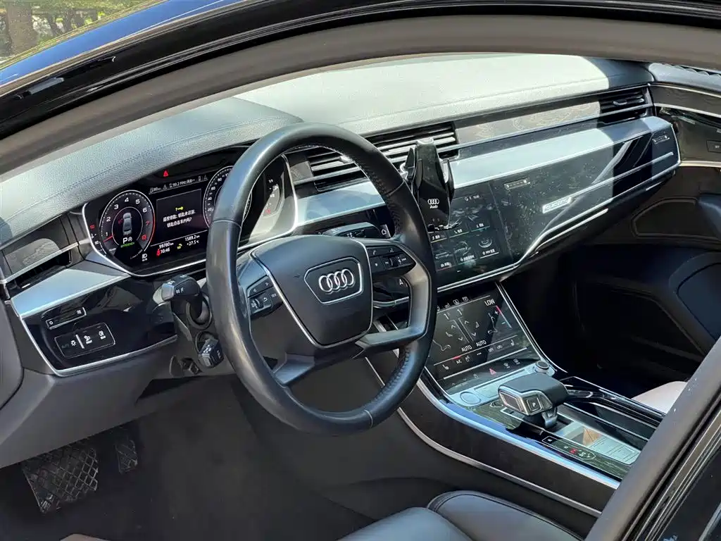 Audi A8 2020 — фото 7