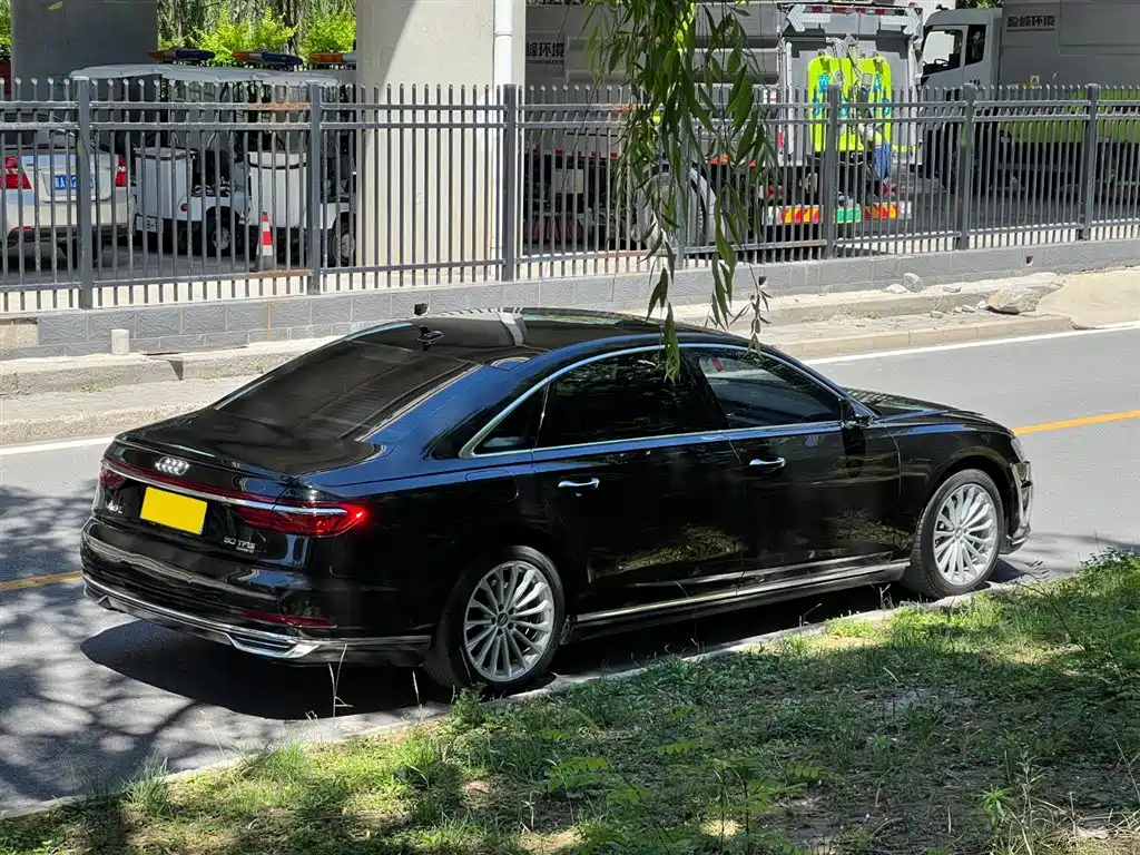 Audi A8 2020 — фото 17