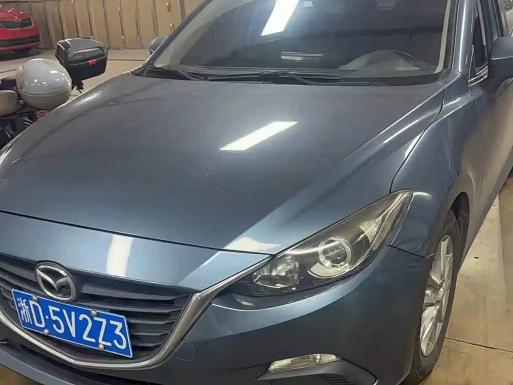 Mazda 3 Axela 2015