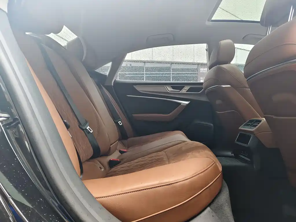 Audi A7L 2025 — фото 2