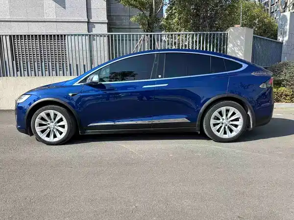 Tesla Model X 2016