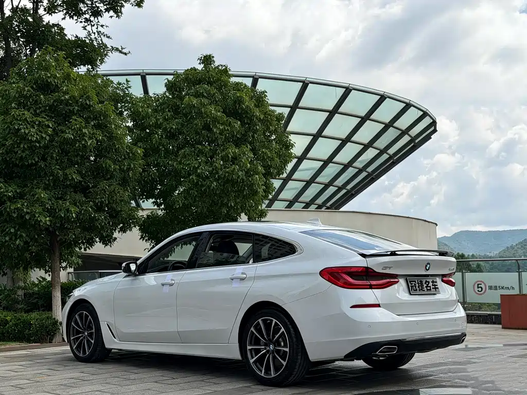 BMW 6 Series GT 2021 — фото 9