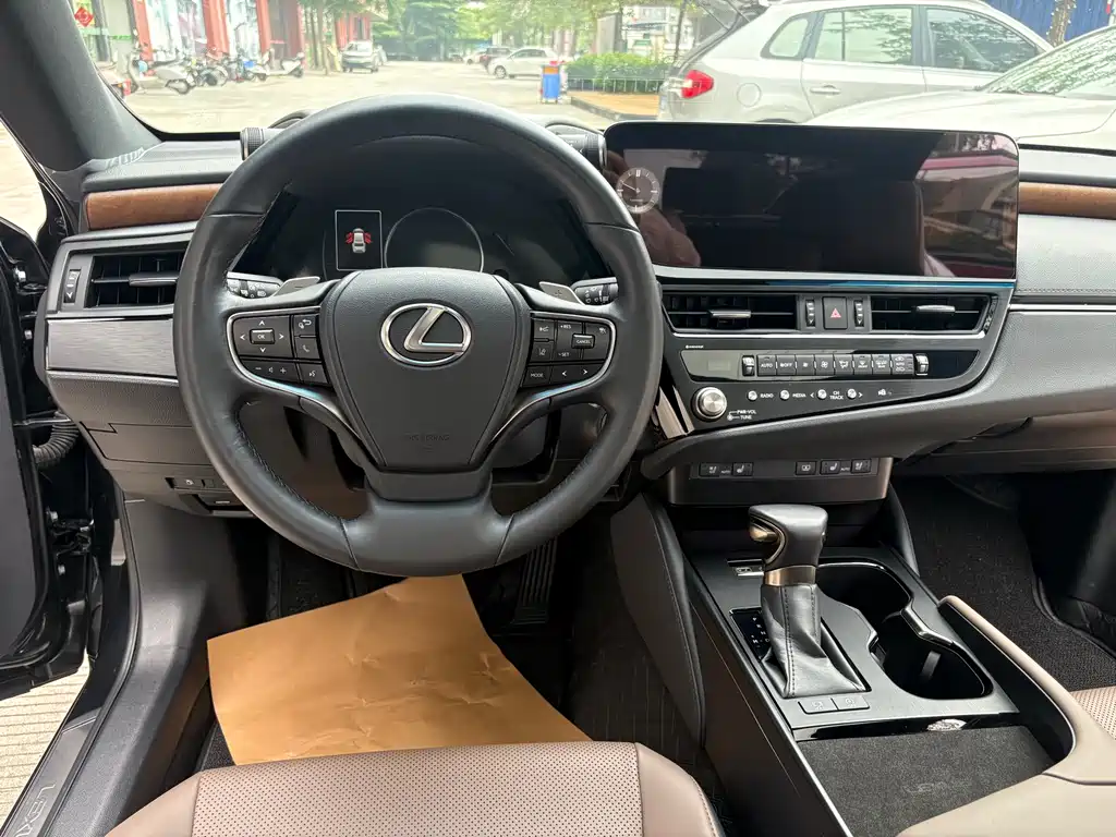 Lexus ES 2024 — фото 16