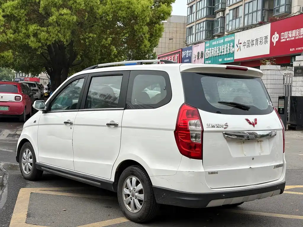 Wuling Hongguang 2014 — фото 12