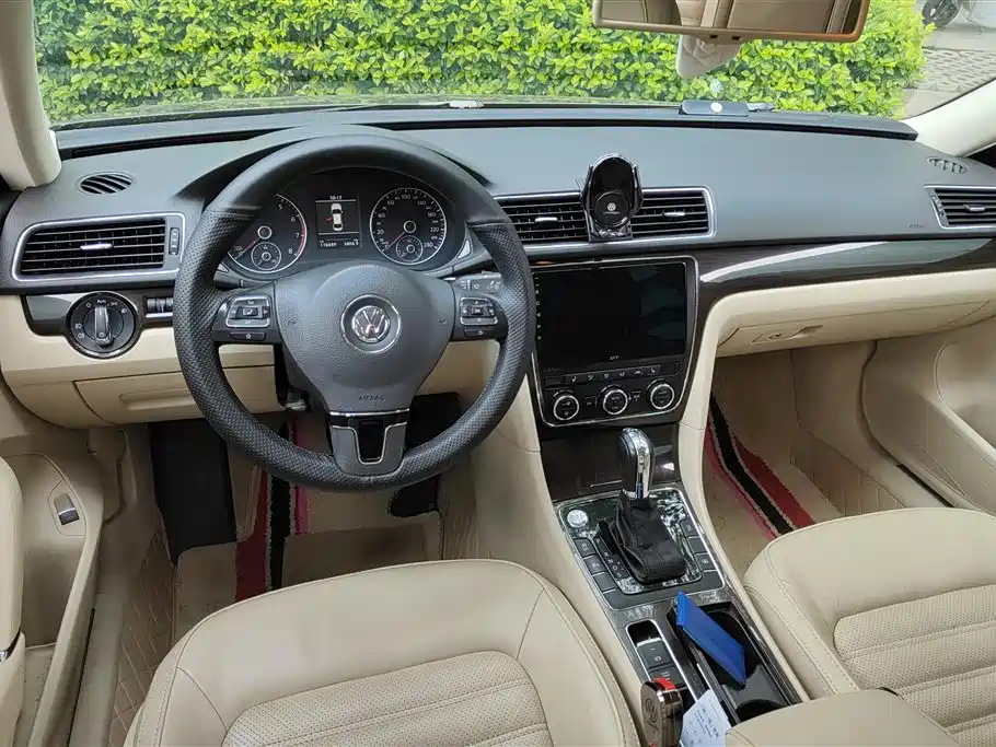Volkswagen Passat 2014 — фото 12