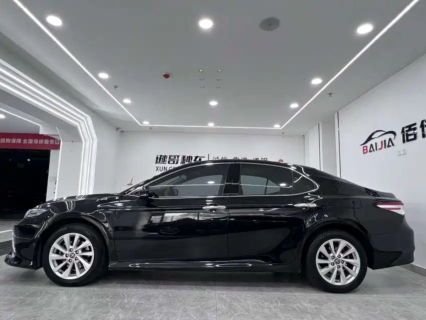 Toyota Camry 2021 — фото 4