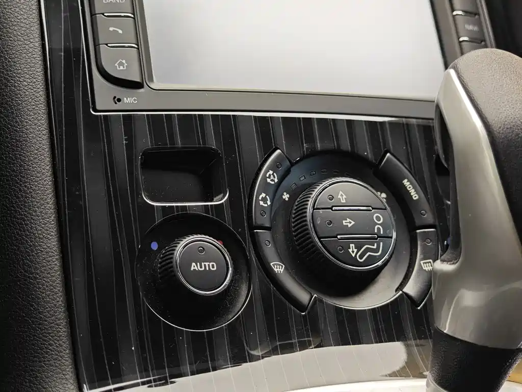 Peugeot 3008 2015 — фото 17