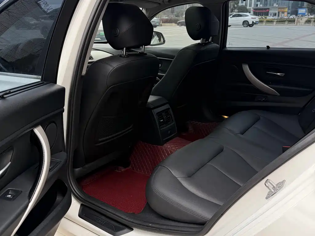 BMW 3 Series 2015 — фото 12