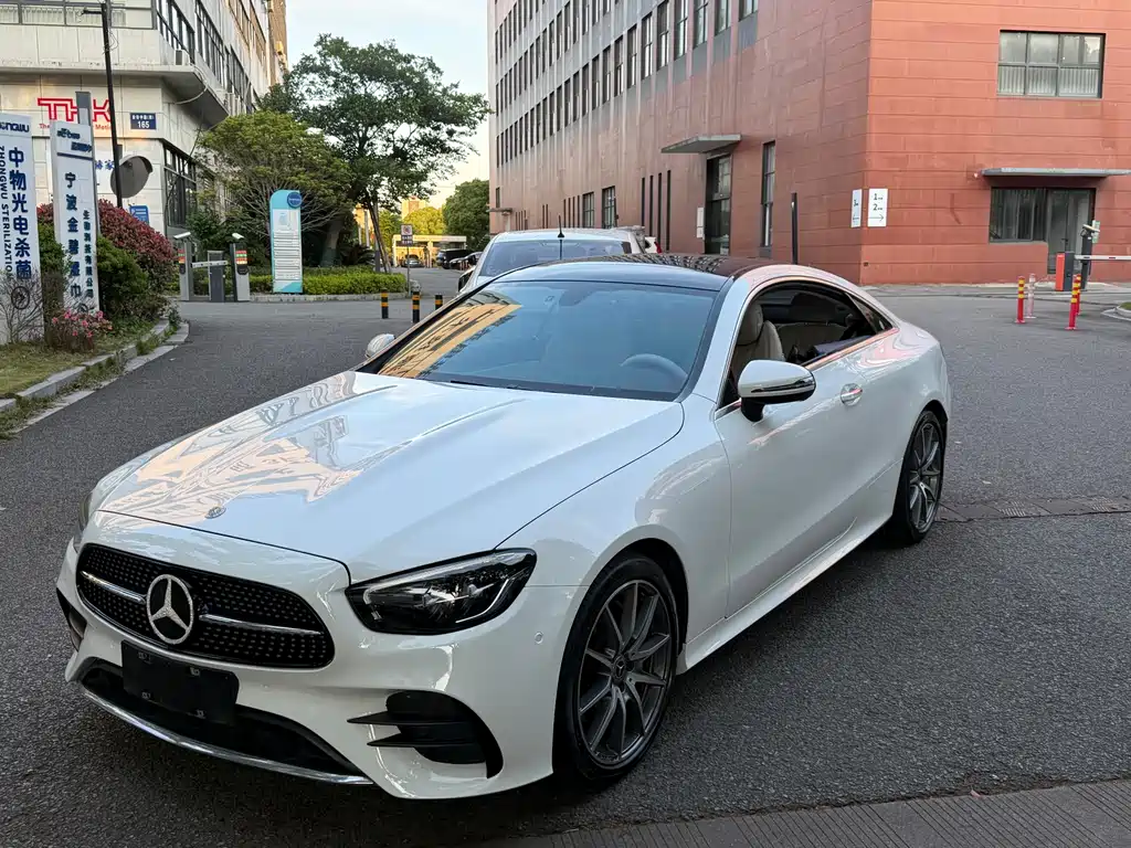 Mercedes-Benz E-Class 2022