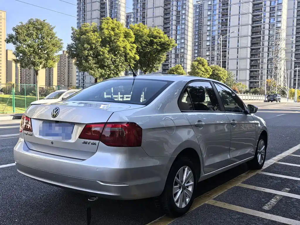 Volkswagen Jetta 2015 — фото 4