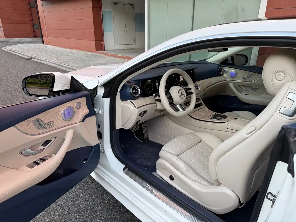 Mercedes-Benz E-Class 2022 — фото 16