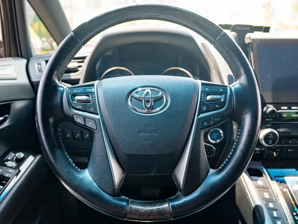 Toyota Vellfire 2020 — фото 14