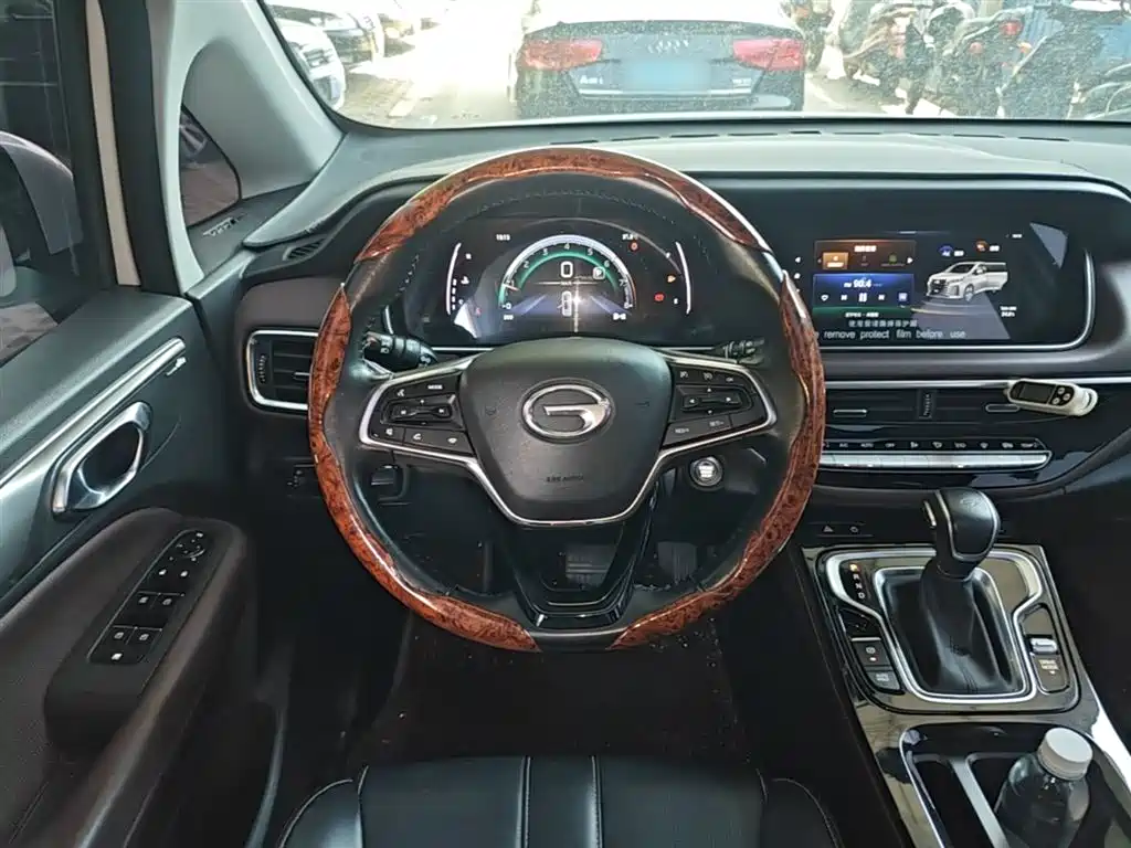 GAC Motor Trumpchi M6 2023 — фото 11
