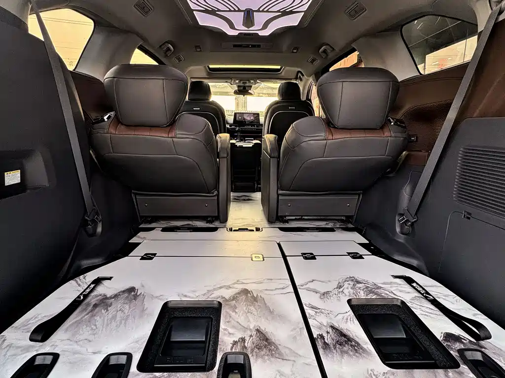 Toyota Sienna — фото 23