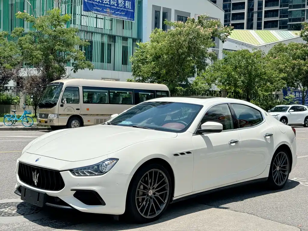 Maserati Ghibli 2020 — фото 1
