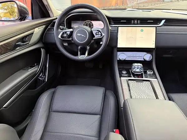 Jaguar XFL 2025