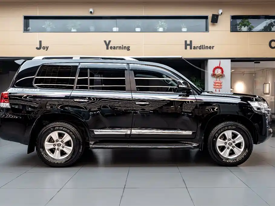 Toyota Land Cruiser 2019 — фото 3